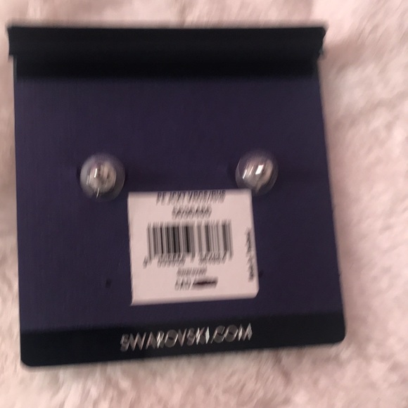 New and authentic Swarovski Latisha earring
Flower, White, Rose gold-tone plated - Picture 4 of 5